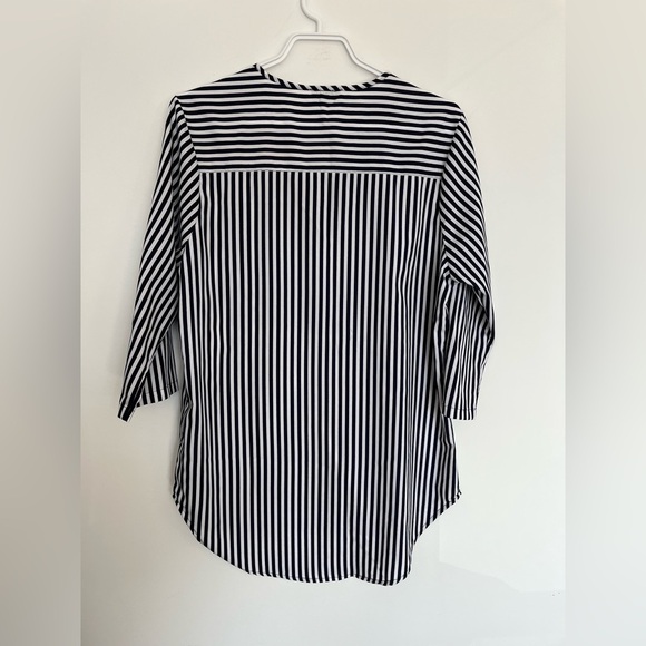Paper moon Striped navy blue and White Women's Top size medium - Picture 5 of 5